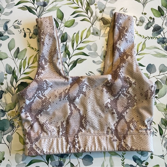 Varley Nude Beige Snake Print Delta Sports Bra size small - Picture 2 of 9